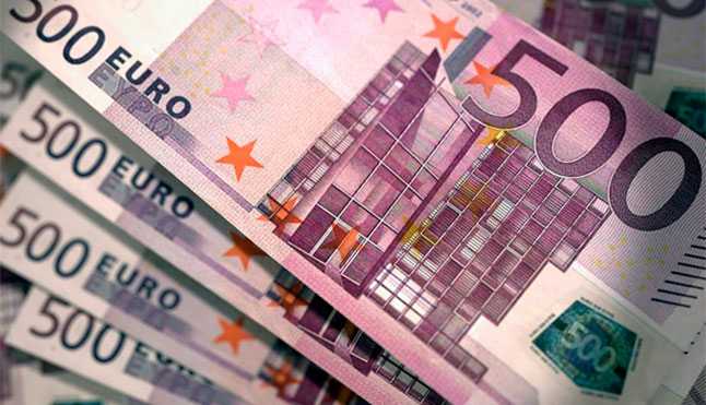 Минимальную зарплату в Испании повысили до 950 евро